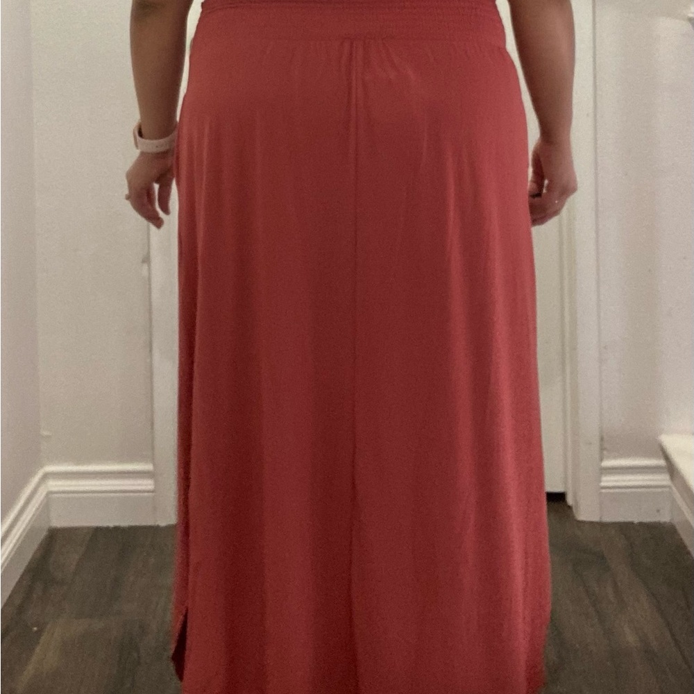 Ninexis Maxi Skirt with Pockets in Cranberry - Picture 3 of 4